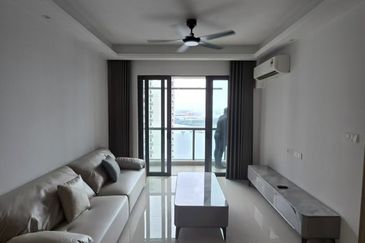 Skudai / Taman Sri Skudai / Jalan Emas / Double Storey Terrace House ( 坐南朝北 ) 