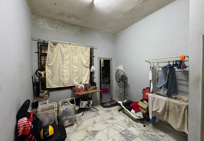 Skudai / Taman Sri Skudai / Jalan Emas / Double Storey Terrace House ( 坐南朝北 ) 