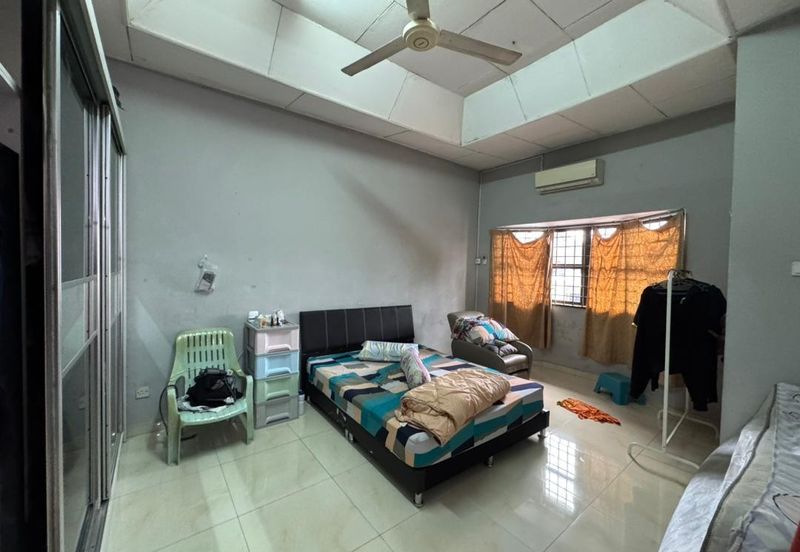 Skudai / Taman Sri Skudai / Jalan Emas / Double Storey Terrace House ( 坐南朝北 ) 