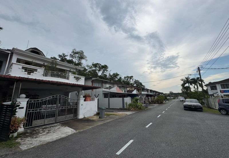 Skudai / Taman Sri Skudai / Jalan Emas / Double Storey Terrace House ( 坐南朝北 ) 