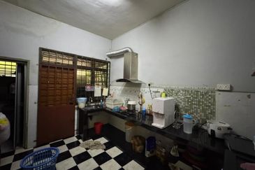 Skudai / Taman Sri Skudai / Jalan Emas / Double Storey Terrace House ( 坐南朝北 ) 