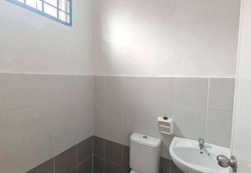 Kulai / Bandar Putra / Jalan Rajawali / Brand New Single Storey House/ Facing Garden