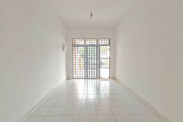 Kulai / Bandar Putra / Jalan Rajawali / Brand New Single Storey House/ Facing Garden