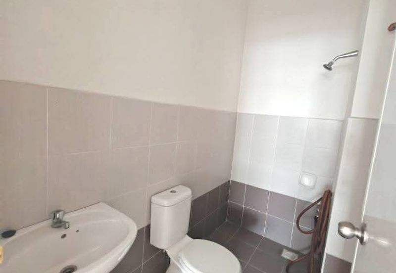 Kulai / Bandar Putra / Jalan Rajawali / Brand New Single Storey House/ Facing Garden