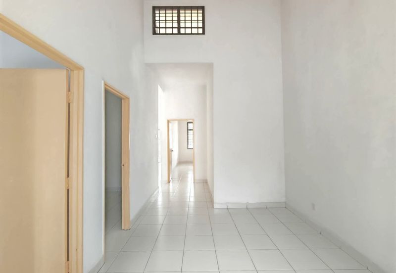 Kulai / Bandar Putra / Jalan Rajawali / Brand New Single Storey House/ Facing Garden