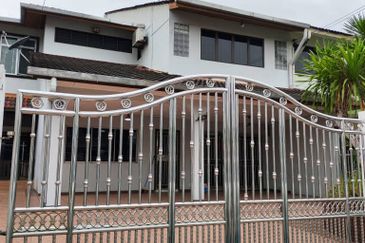 Johor Bahru Johor Jaya Double Storey Semi-D/Fully Renovated Unit