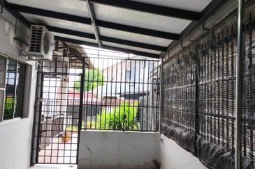 Johor Bahru Johor Jaya Double Storey Semi-D/Fully Renovated Unit