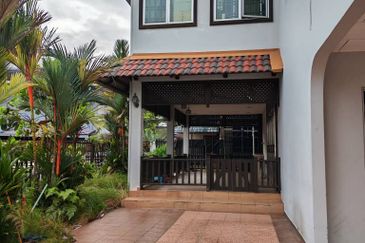 Johor Bahru Johor Jaya Double Storey Semi-D/Fully Renovated Unit
