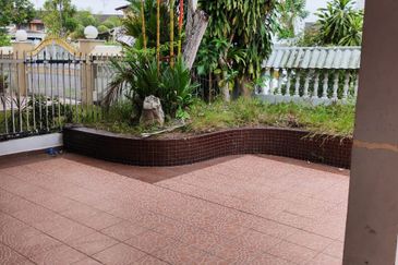 Johor Bahru Johor Jaya Double Storey Semi-D/Fully Renovated Unit