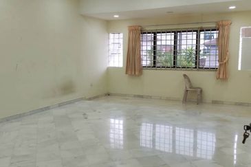 Johor Bahru Johor Jaya Double Storey Semi-D/Fully Renovated Unit