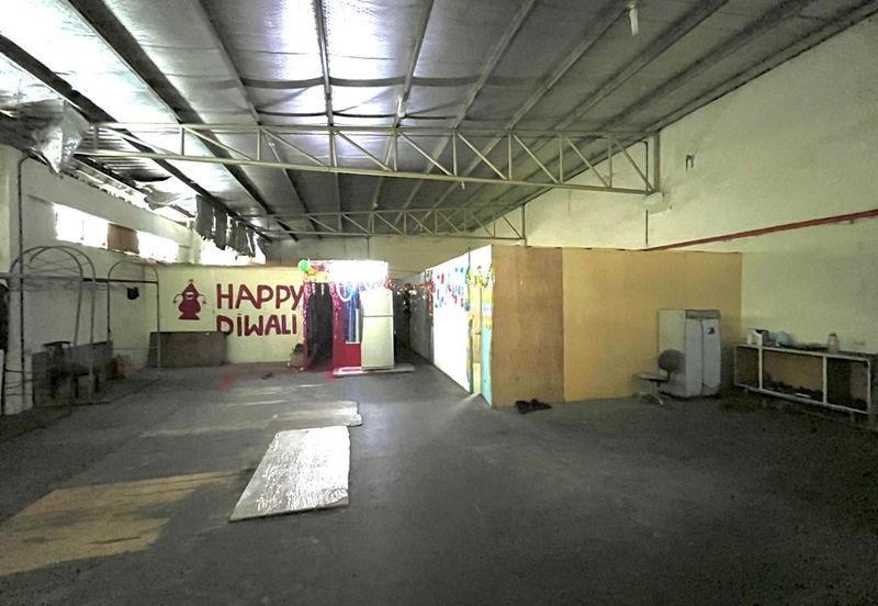 Ulu Tiram / Desa Cemerlang / Taman Perindustrian / Jalan Maju / Semi Detached Factory Fully Extended