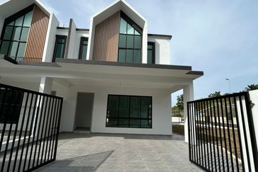 Kulai / ST Marco Park / Double Storey Corner Lot / 