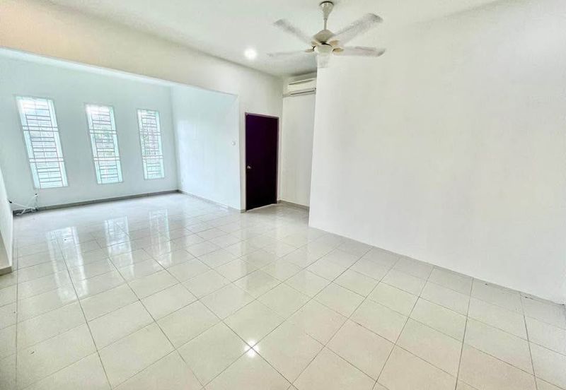 Kulai / Bandar Putra/ Jalan Enggang / Double Storey House 