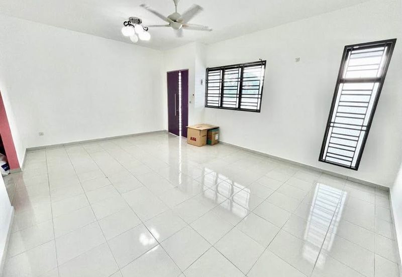 Kulai / Bandar Putra/ Jalan Enggang / Double Storey House 