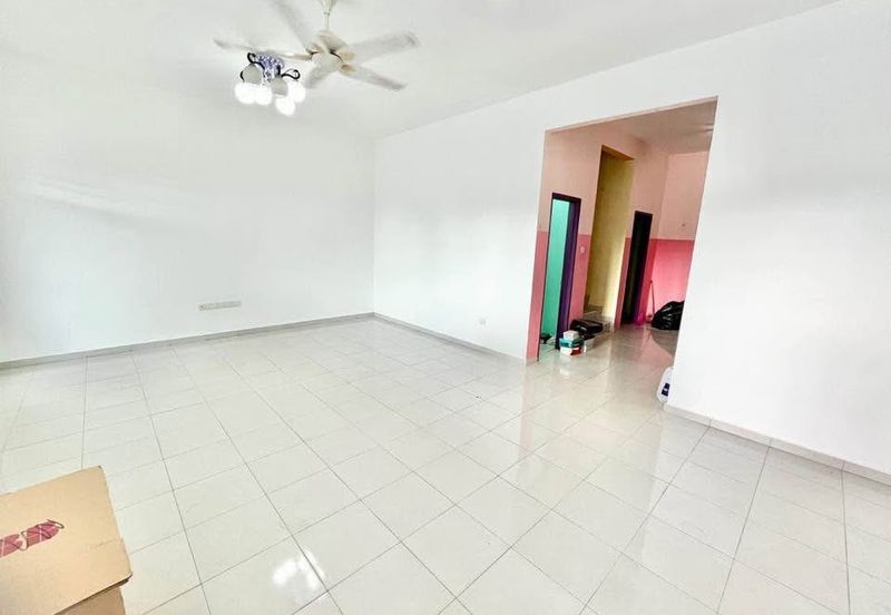 Kulai / Bandar Putra/ Jalan Enggang / Double Storey House 