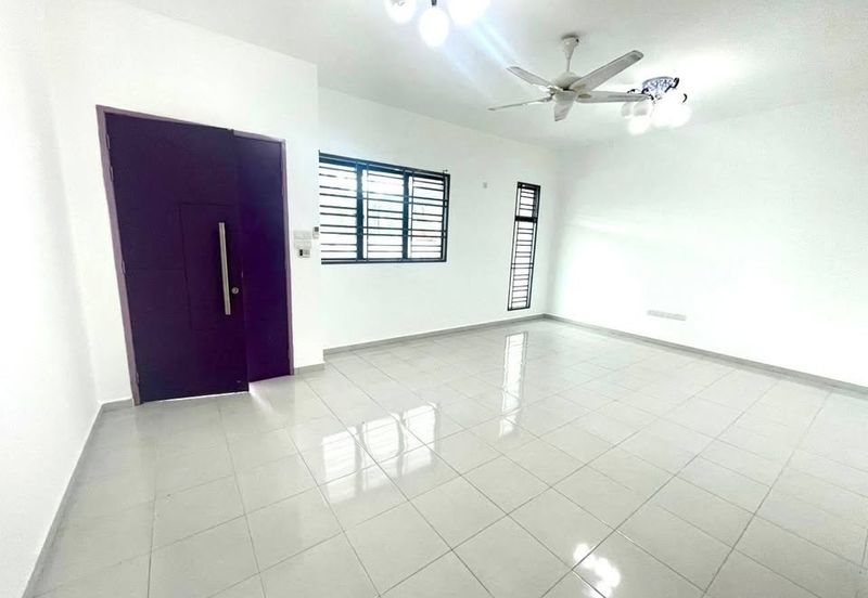 Kulai / Bandar Putra/ Jalan Enggang / Double Storey House 