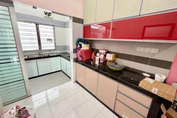 Kulai / Bandar Putra/ Jalan Enggang / Double Storey House 