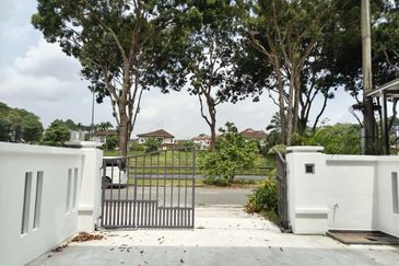 Kulai / Bandar Putra/ Jalan Enggang / Double Storey House 