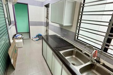 Kulai / Bandar Putra/ Jalan Enggang / Double Storey House 