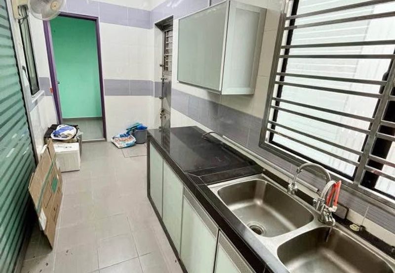 Kulai / Bandar Putra/ Jalan Enggang / Double Storey House 