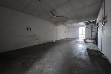 Kulai / Saleng / Taman Muhibah / Jln Jambu / Double Storey ShopLot Unblock View