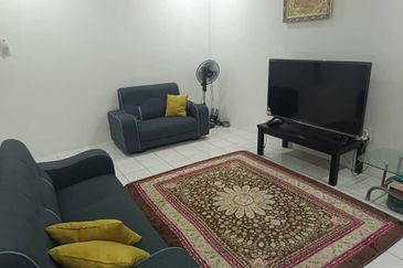 Kulai/ Bandar Putra / Jalan Nuri / Single Storey Terrace house 