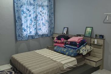 Kulai/ Bandar Putra / Jalan Nuri / Single Storey Terrace house 