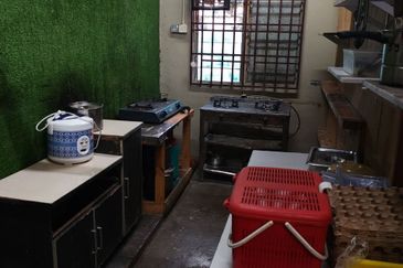 Kulai / kelapa sawit / Jalan kelapa sawit / single storey shop lot