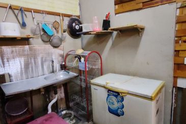 Kulai / kelapa sawit / Jalan kelapa sawit / single storey shop lot