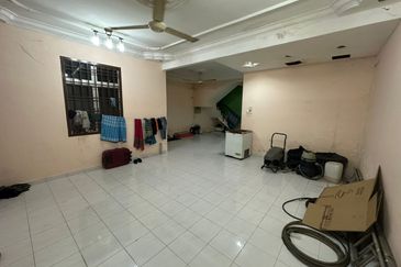 Bukit Indah / Jalan Indah 17 / Double Storey Terrace House