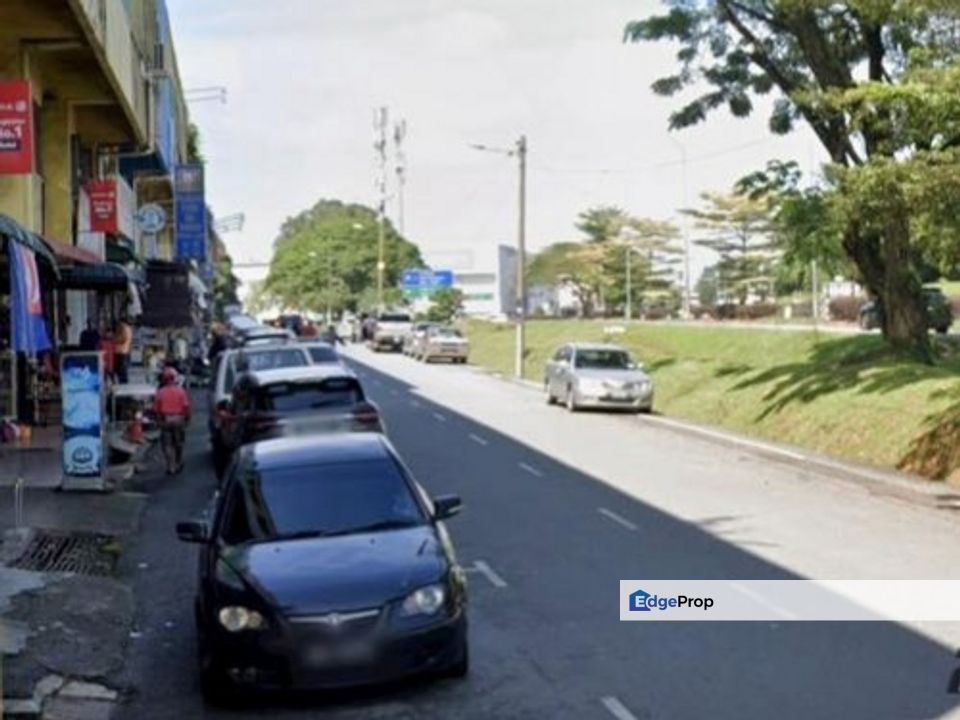 Kulai / Taman Kota Kulai / Jalan Pinang 1 / Three Shoplot Ground Floor / Facing Main road, Johor, Kulai