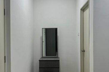 Kulai / Bandar Putra/ D'Putra Suites / Service Apartment 