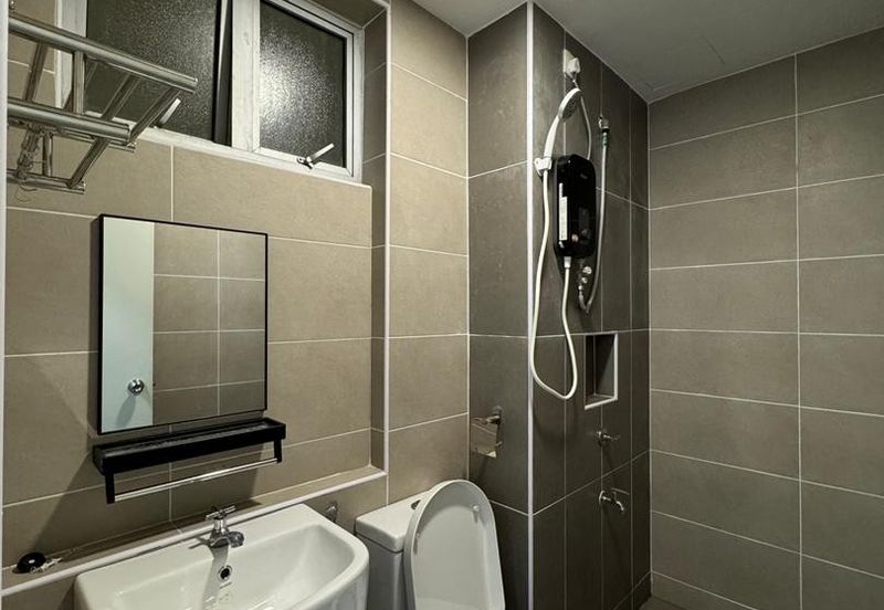 Kulai / Bandar Putra/ D'Putra Suites / Service Apartment 