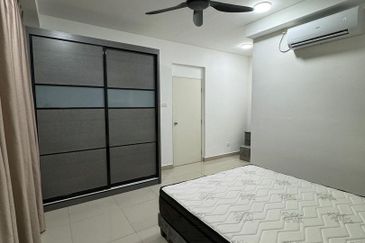 Kulai / Bandar Putra/ D'Putra Suites / Service Apartment 
