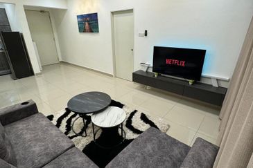 Kulai / Bandar Putra/ D'Putra Suites / Service Apartment 