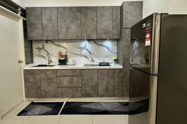 Kulai / Bandar Putra/ D'Putra Suites / Service Apartment 