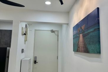 Kulai / Bandar Putra/ D'Putra Suites / Service Apartment 