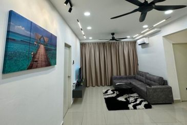 Kulai / Bandar Putra/ D'Putra Suites / Service Apartment 