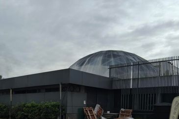 Johor Bahru / Taman Mount Austin / 3 Storey Shop lot 