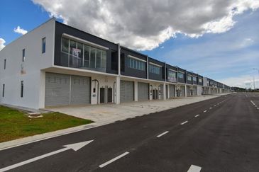 Kulai / Indahpura / VervoCity / Stellar Park / Brand new 1.5 Storey Terrace Factory / Light Industry /  全新 1.5 层工业厂房