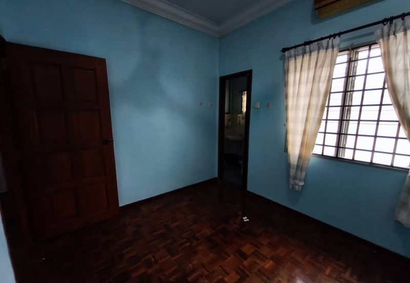 Kulai / Bandar Indahpura / Jalan Teratai / Double Storey Terrace House