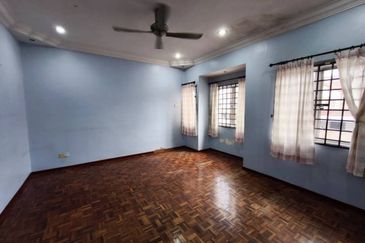 Kulai / Bandar Indahpura / Jalan Teratai / Double Storey Terrace House