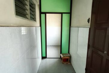 Kulai / Bandar Indahpura / Jalan Teratai / Double Storey Terrace House