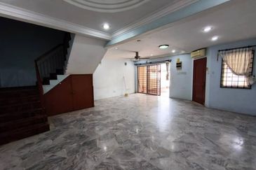 Kulai / Bandar Indahpura / Jalan Teratai / Double Storey Terrace House