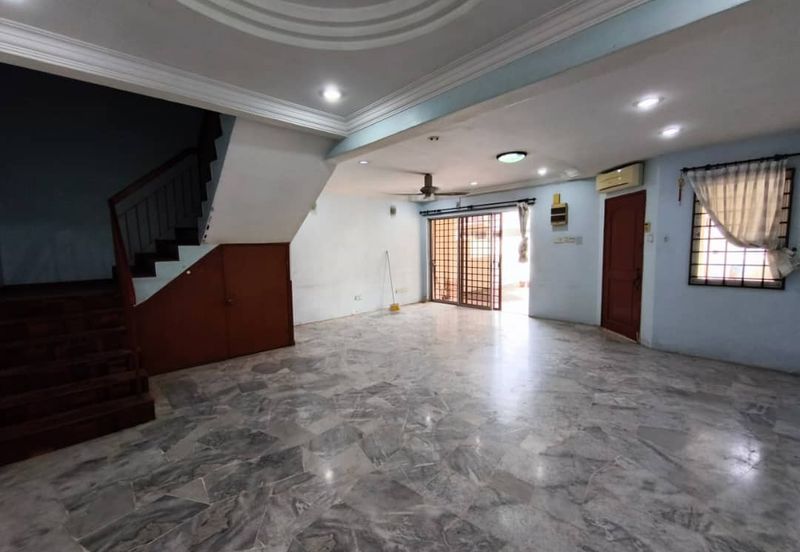 Kulai / Bandar Indahpura / Jalan Teratai / Double Storey Terrace House