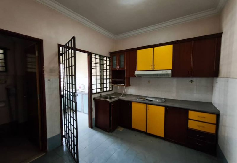 Kulai / Bandar Indahpura / Jalan Teratai / Double Storey Terrace House