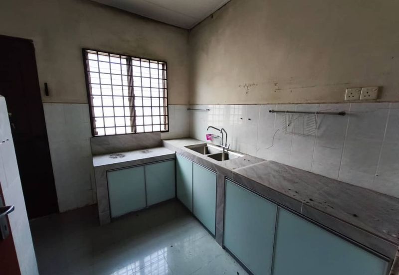 Kulai / Bandar Indahpura / Jalan Teratai / Double Storey Terrace House