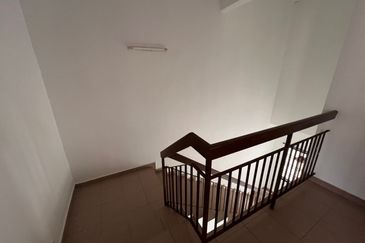 Kulai / Bandar Indahpura / Jalan Teratai / Double Storey House 
