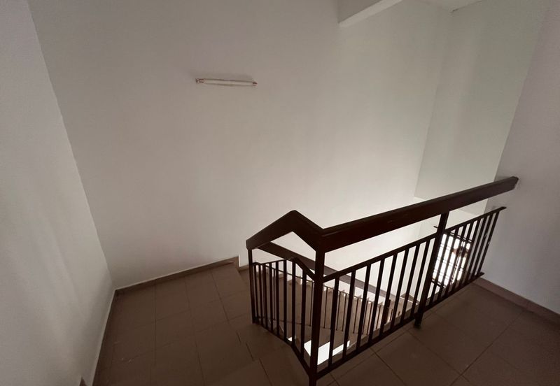 Kulai / Bandar Indahpura / Jalan Teratai / Double Storey House 