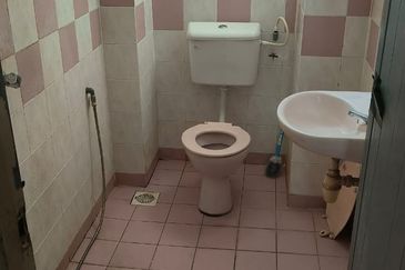 Johor Bahru/ Larkin Sri Impian Apartment 